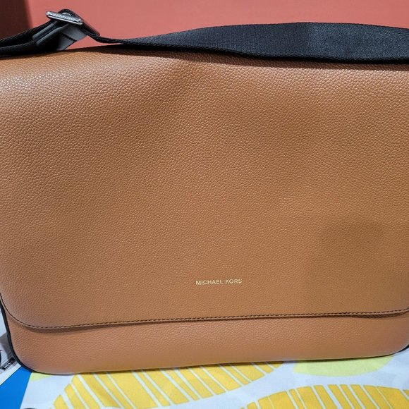 Michael Kors - Mason Explorer Messenger Bag - Picture 1 of 7